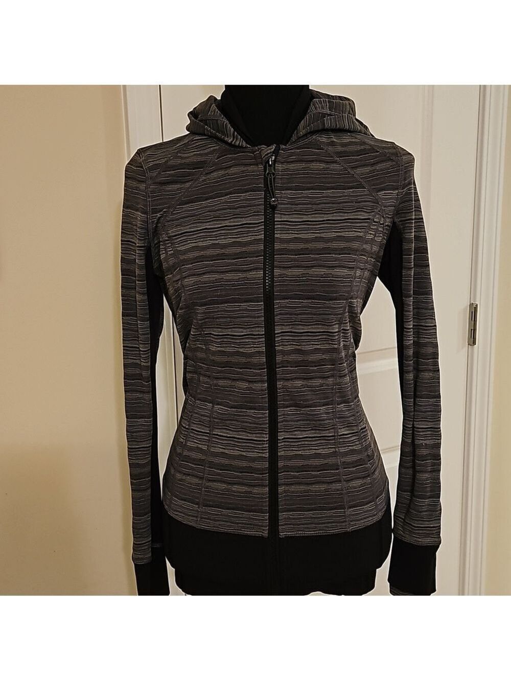 259. Lululemon Daily Practice Jacket
